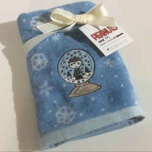 Peanuts Blue Snow Globe Hand Towel
